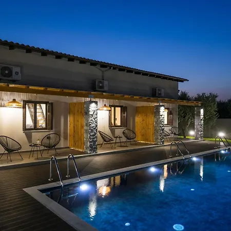 Eightyfour Living With Private Pool Вілла