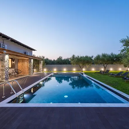 Вілла Eightyfour Living With Private Pool *