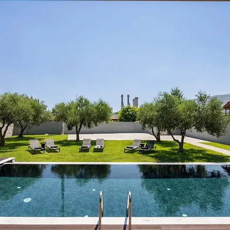 Вілла Eightyfour Living With Private Pool