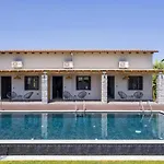 Eightyfour Living With Private Pool * חאניה