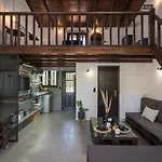 Eightyfour Living With Private Pool *