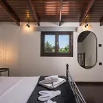 Eightyfour Living With Private Pool Villa Hriszí Aktí Haniá