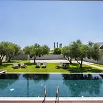 וילה Eightyfour Living With Private Pool