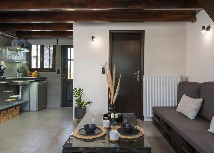 Eightyfour Living With Private Pool *