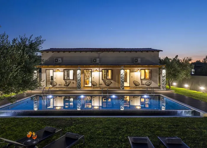 Villa Eightyfour Living With Private Pool