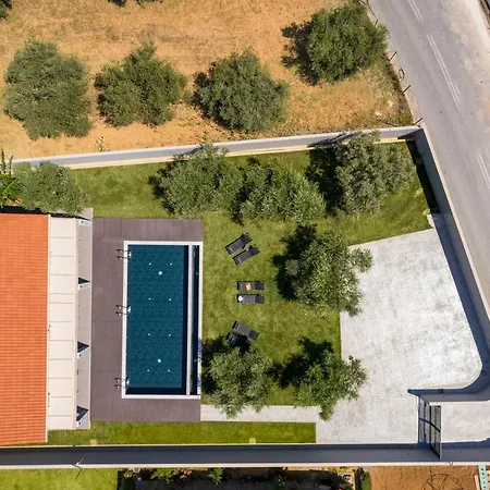 Villa Eightyfour Living With Private Pool *