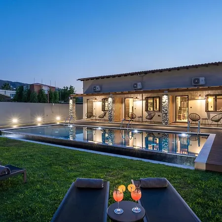 Eightyfour Living With Private Pool Villa