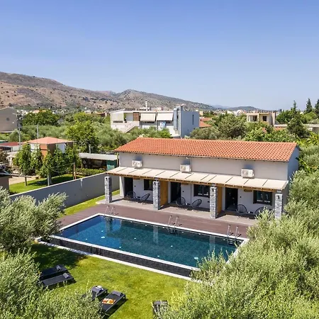 Eightyfour Living With Private Pool *