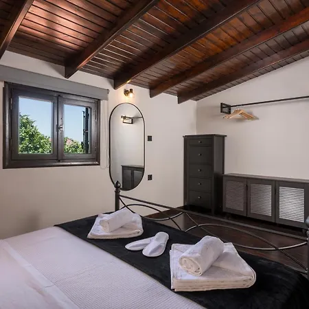 Eightyfour Living With Private Pool Chania (Crete)