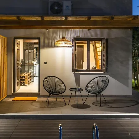 Eightyfour Living With Private Pool