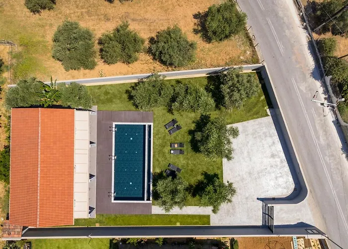 Villa Eightyfour Living With Private Pool *