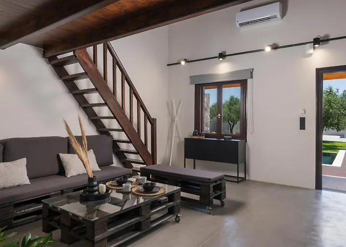 Eightyfour Living With Private Pool Villa La Canée